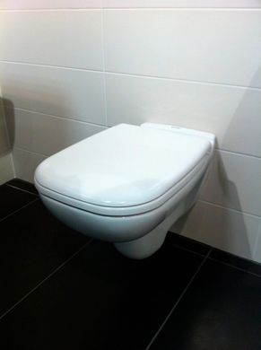 Підвісний унітаз DURAVIT D-CODE + сидіння SOFT CLOSE (45350900A1)