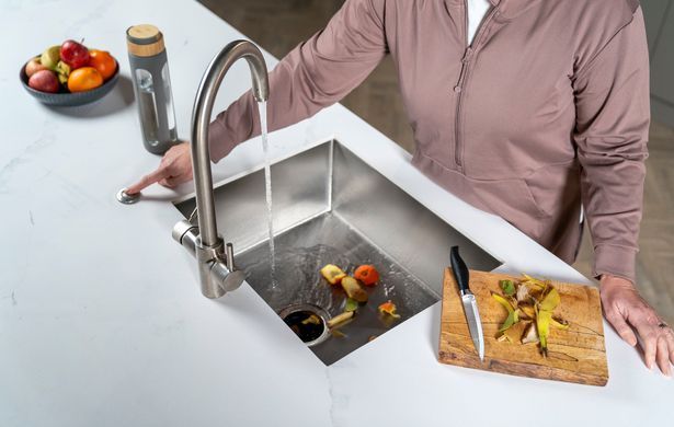 Измельчитель пищевых отходов IN-SINK-ERATOR PREMIUM 700